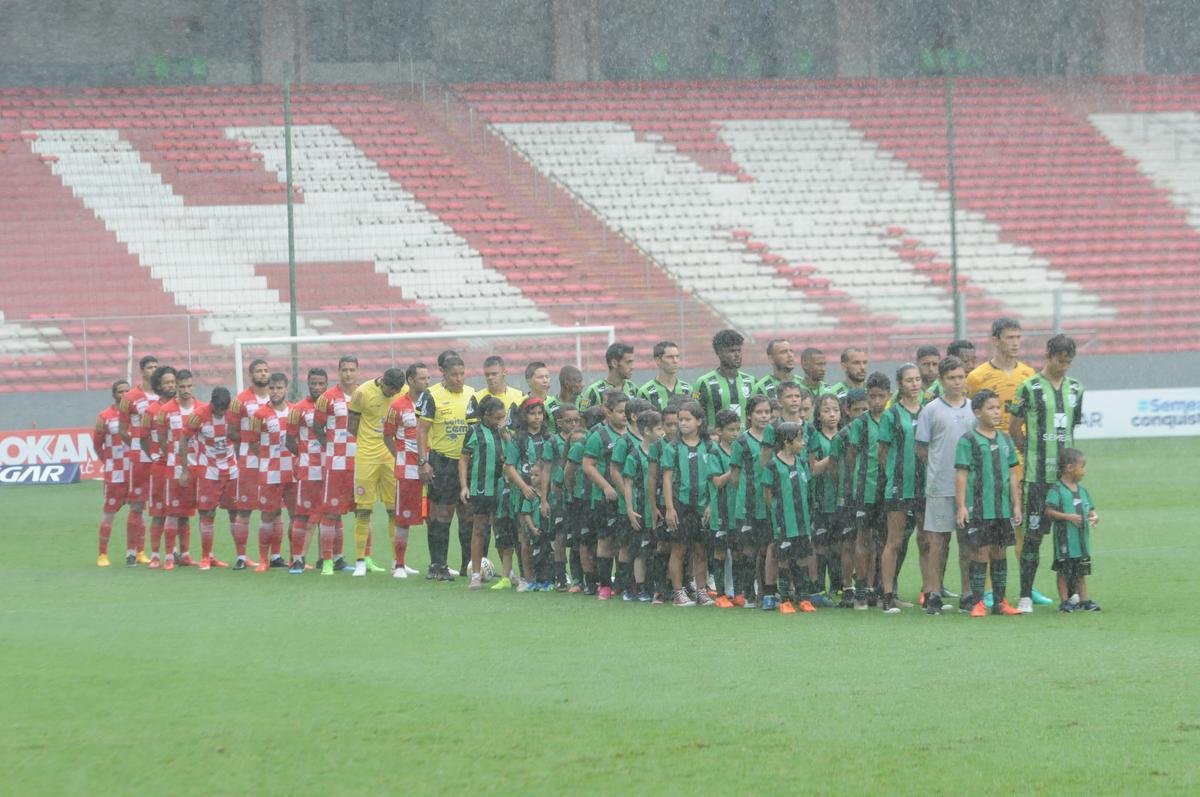 Fotos da vitria do Amrica sobre o Tombense, por 2 a 1, no Independncia, pela stima rodada do Campeonato Mineiro. Triunfo coloca Coelho na liderana do Estadual