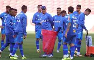 De olho no Grmio, Cruzeiro treinou pela ltima vez no Beira-Rio, nesta tera-feira