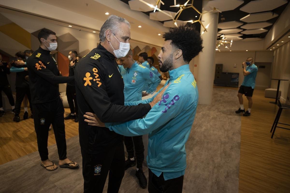 Jogadores se apresentam  Seleo Brasileira