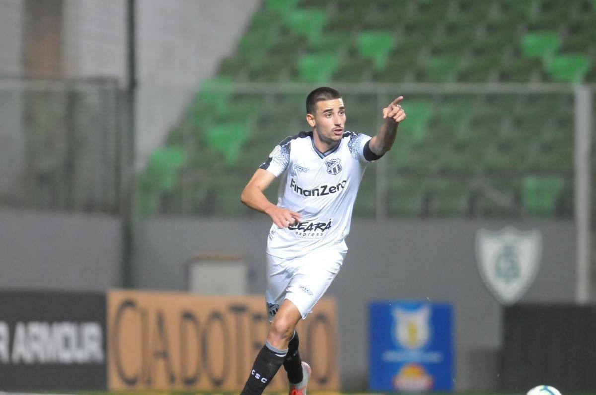 Fotos da vitria do Atltico sobre o Cear, por 2 a 1, no Independncia, com gols de Otero e Luan. Thiago Gallhardo descontou para os cearenses