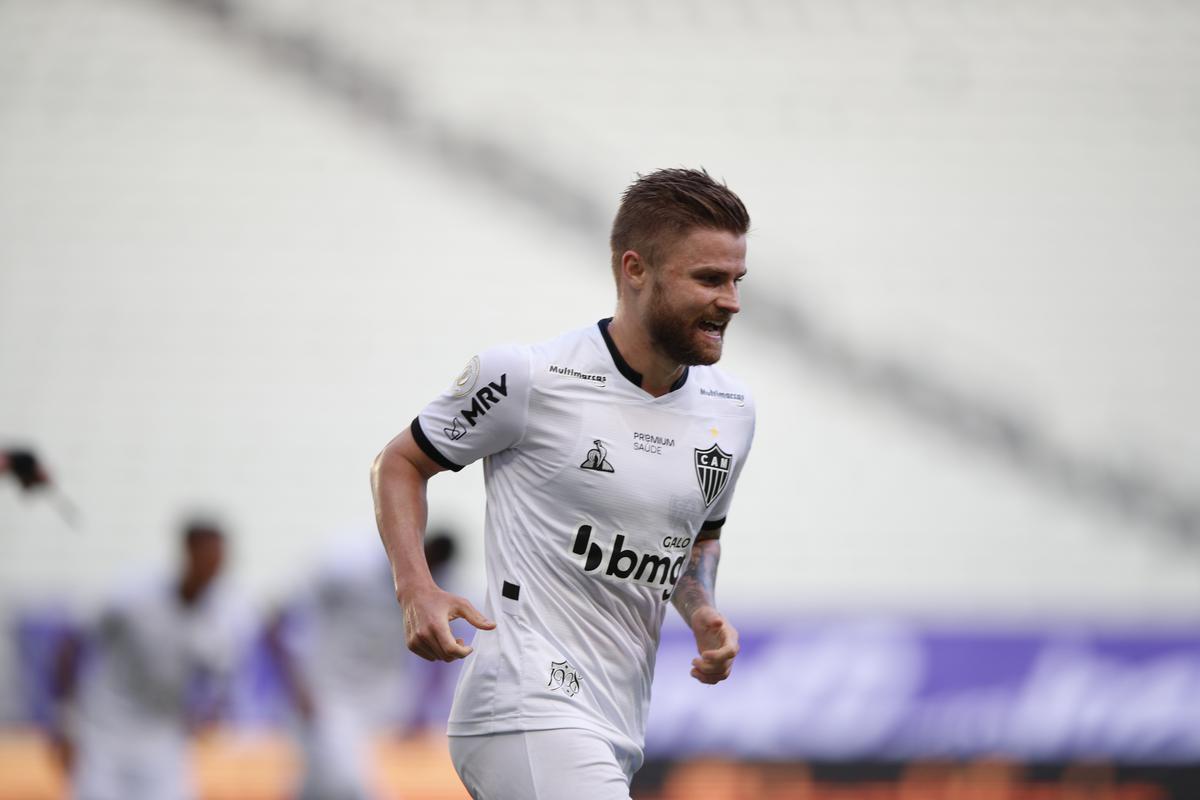 Fotos do jogo entre Ceará e Atlético, que terminou empatado por 2 a 2