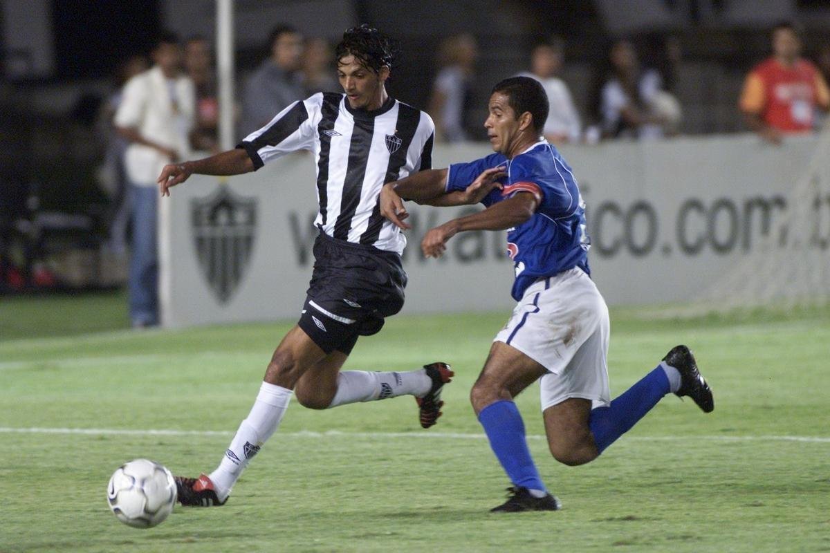 51 - Wagner - 2004 - 52 jogos / 8 gols - 0,15 por jogo
