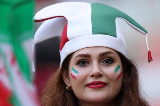 Torcedores de Pas de Gales e Ir no jogo pelo Grupo B da Copa do Mundo do Catar