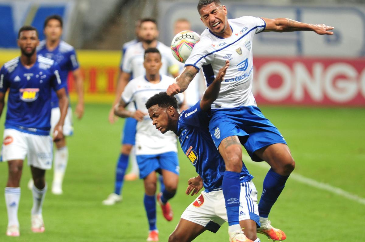Fotos da derrota do Cruzeiro para o Ava, por 1 a 0, no Mineiro, pela 11 rodada da Srie B do Brasileiro