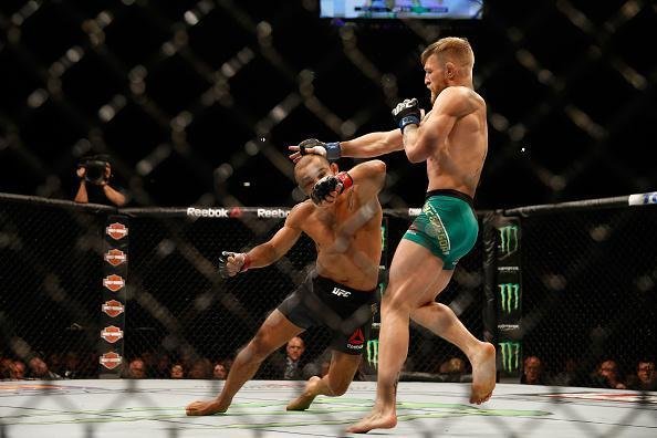 Imagens do incrível nocaute de Conor McGregor sobre José Aldo