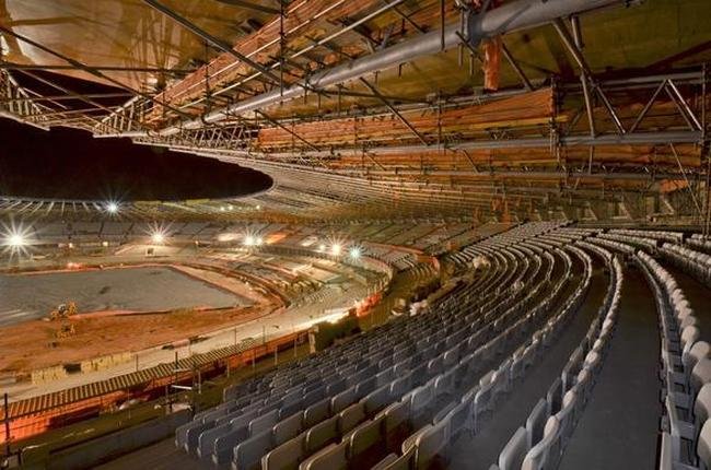 Fotos noturnas das obras do Mineir�o