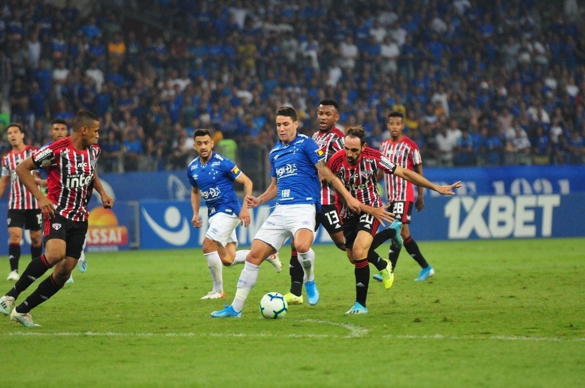 Fotos de Cruzeiro x So Paulo, no Mineiro, pela 26 rodada do Campeonato Brasileiro
