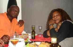 Ex-goleiro vive atualmente com a esposa, em Camarões, onde é dono de um restaurante