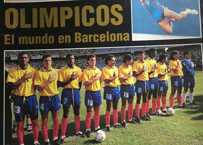 Colmbia, do atacante Vctor Hugo Aristizbal (nmero 15), no passou da fase de grupos em Barcelona-1992. O goleiro Faryd Mondragn tambm fazia parte do elenco, mas no consta na foto