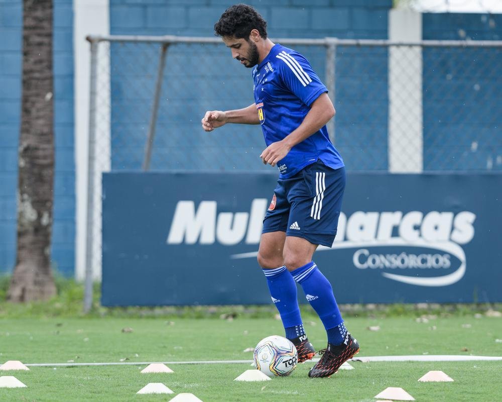 Fotos do primeiro treino de Rafael Sobis na volta ao Cruzeiro, nesta segunda