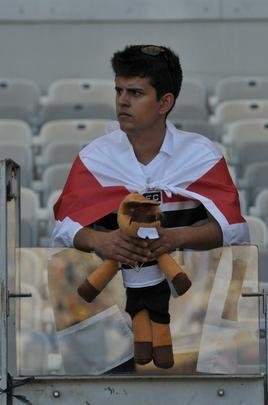 Imagens das torcidas de Cruzeiro e So Paulo no Mineiro
