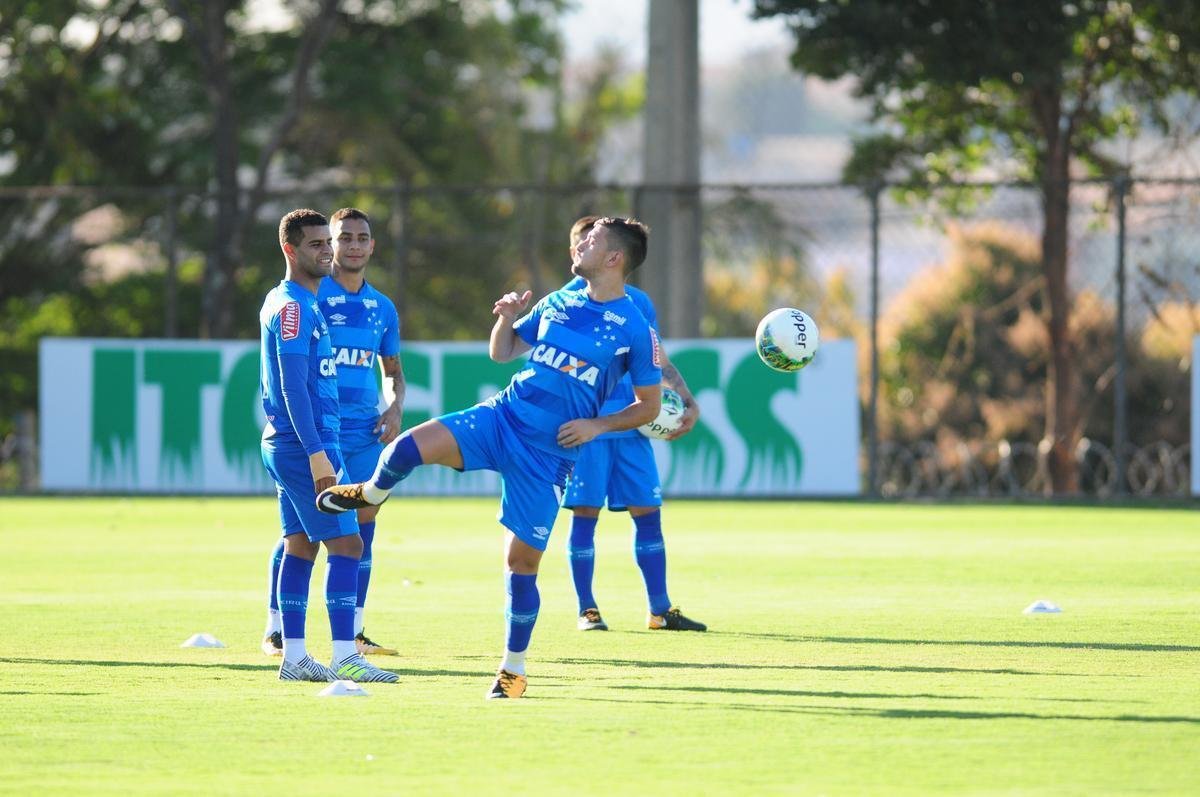 Fotos do ltimo treino do Cruzeiro antes do jogo contra o Grmio pela Primeira Liga (Gladyston Rodrigues/EM D.A Press)