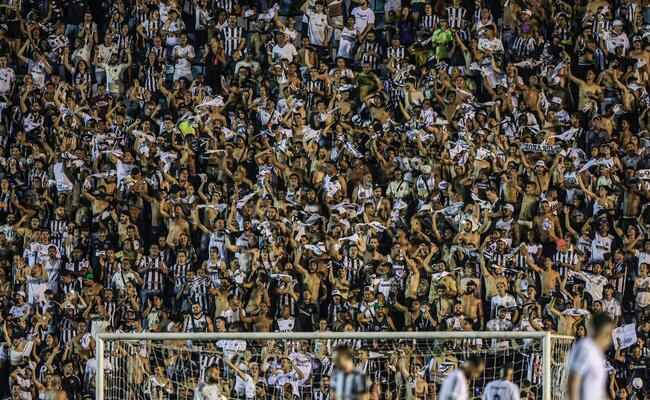 Com o Ipatingo superlotado, torcedores do Atltico tiveram dificuldades de acessar o estdio