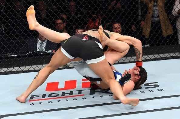 Fotos da vitória de Cris Cyborg em sua estreia no UFC