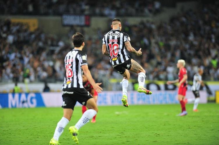 Fotos da vitria do Atltico sobre o Athletico-PR, no Mineiro, no jogo de ida da final da Copa do Brasil