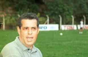 2 - Eduardo Amorim (1996-1997): 80,9% de aproveitamento em 28 jogos (21 vitrias, cinco empates e duas derrotas)