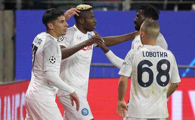 Napoli triunfa em Frankfurt com gols de Osimhen e Di Lorenzo