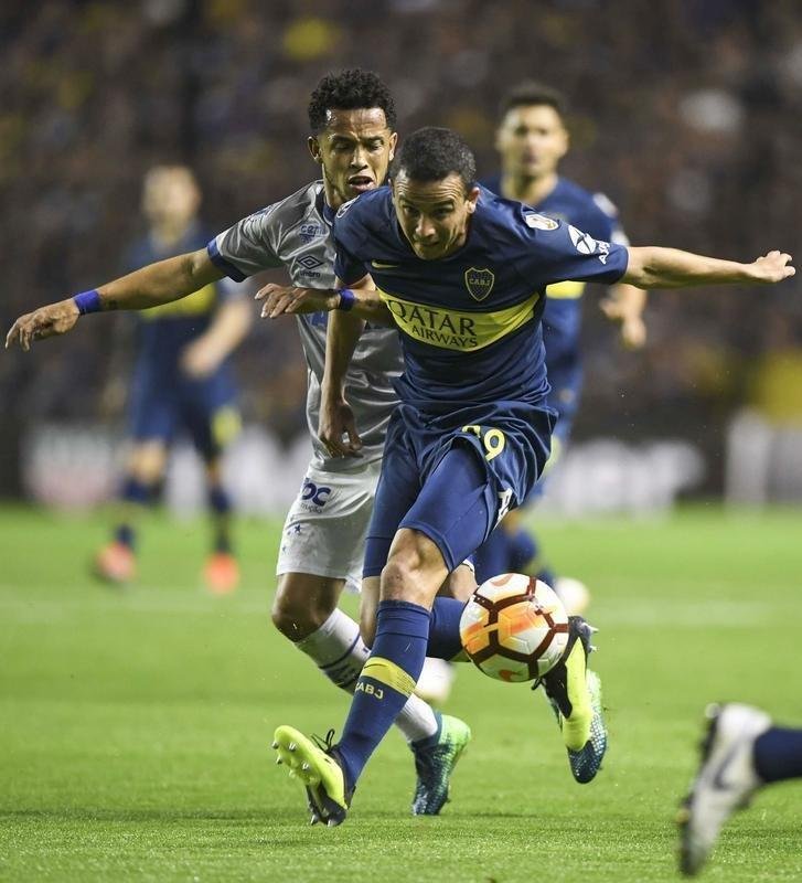 Boca Juniors abriu o placar no primeiro tempo, com um gol de Zrate, aps passe de Prez: 1 a 0