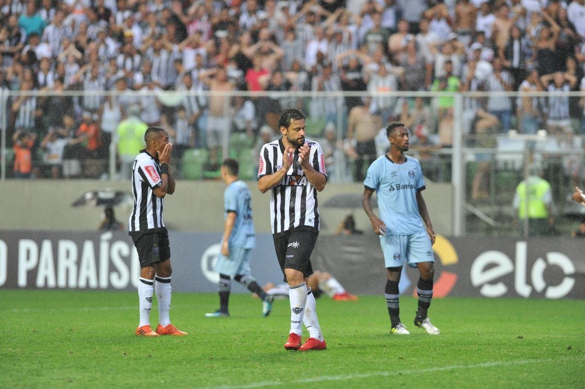 Fred, que j havia defendido o Cruzeiro (2004 a 2005), acertou com o Atltico em 8 de junho de 2016.  poca, a notcia da transferncia do jogador desagradou a parte da torcida cruzeirense. No alvinegro, o centroavante marcou 42 gols em 83 partidas, mantendo a boa mdia de outras pocas. 