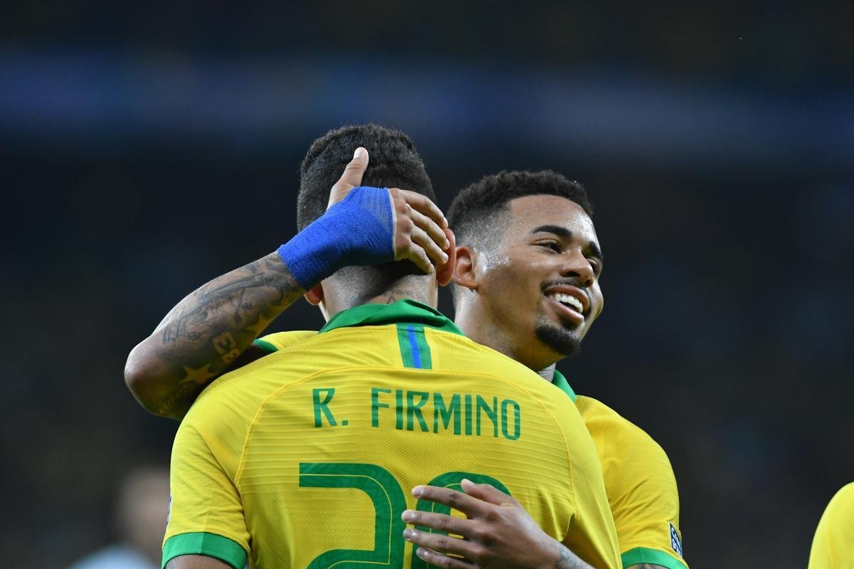 Fotos da vitria do Brasil sobre a Argentina, por 2 a 0, no Mineiro, pela semifinal da Copa Amrica; Gabriel Jesus e Firmino marcaram os gols da seleo em BH