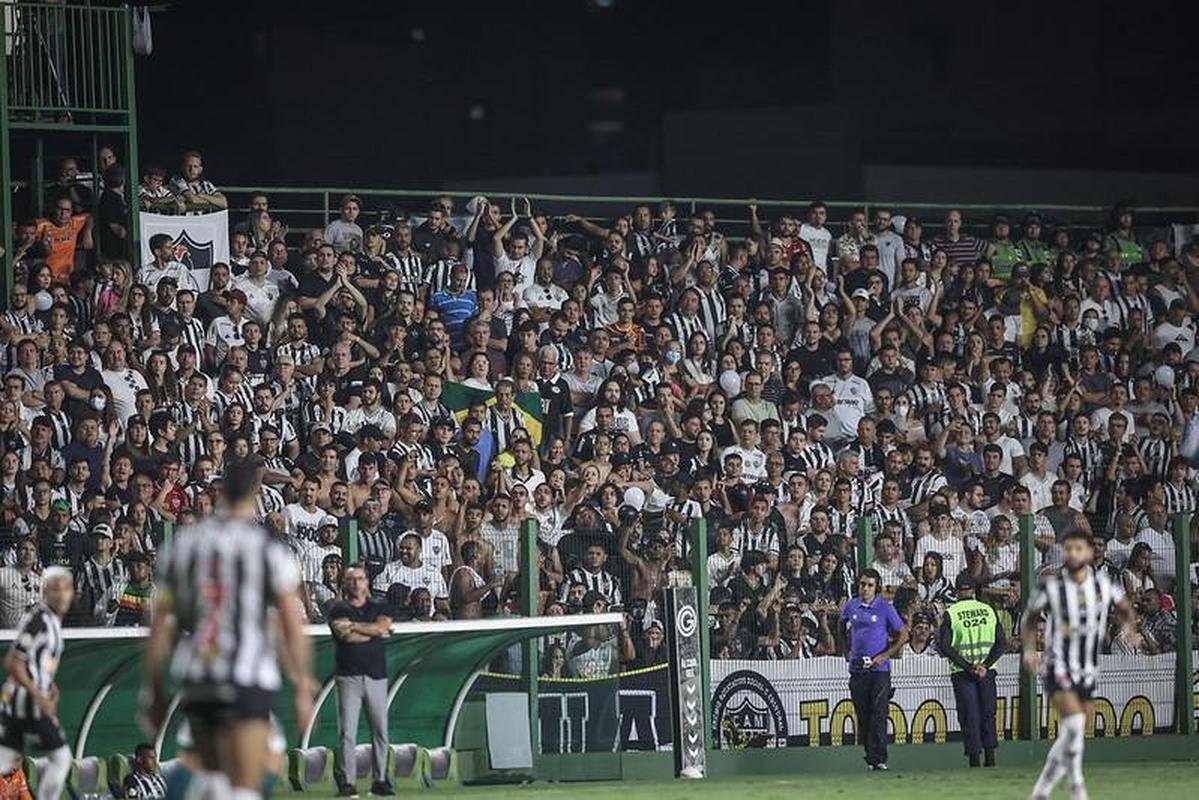 Fotos do jogo entre Gois e Atltico no Estdio da Serrinha, em Goinia, pela quarta rodada do Campeonato Brasileiro