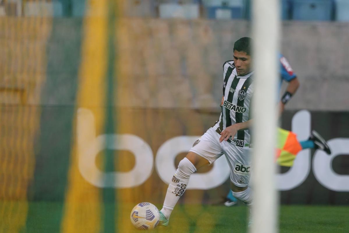 Cuiab e Atltico se enfrentaram pela nona rodada da Srie A do Campeonato Brasileiro