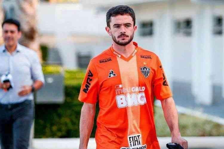 Lucas Hernandz - jogador est fora dos planos de Jorge Sampaoli e o Atltico tenta resolver a sua situao. 