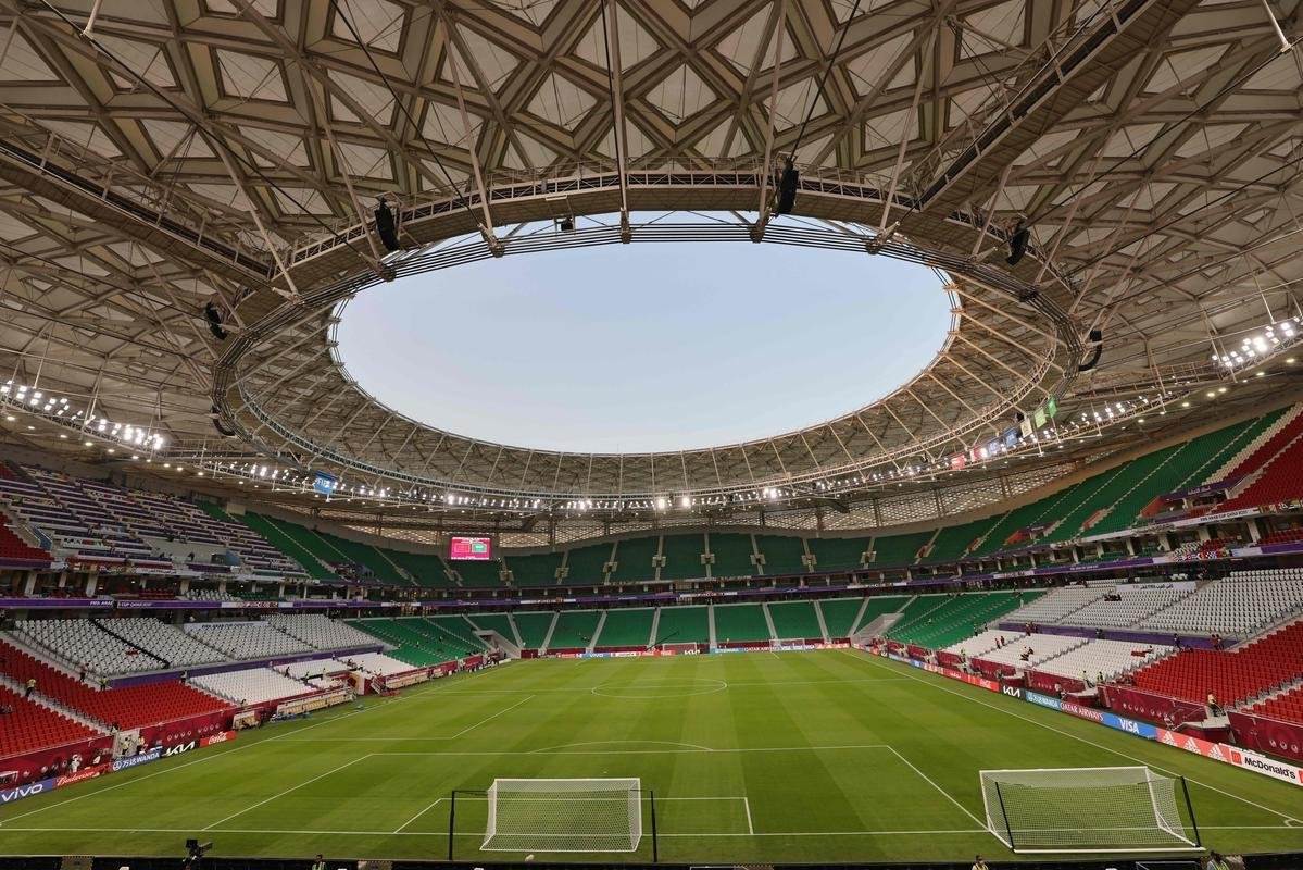 Estdio Al Thumama: arena da Copa tem capacidade para 40 mil torcedores e fica em Doha, capital do Catar. Foi projetado por pessoas nascidas no pas e reflete tradio familiar catari
