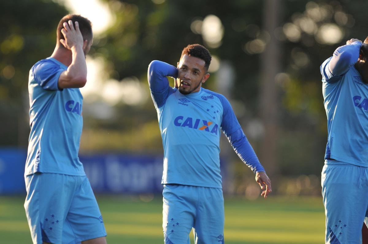 Aps conquistar o Mineiro, jogadores do Cruzeiro voltaram ao trabalho nesta tera-feira