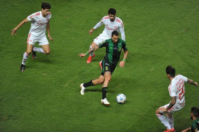 Fotos do jogo entre Amrica e Internacional, no Independncia, em Belo Horizonte, pela stima rodada da Srie A do Campeonato Brasileiro de 2021