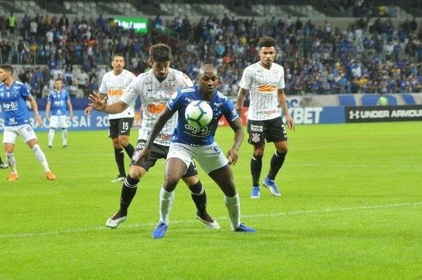 Fotos de Cruzeiro x Corinthians, no Mineiro, pela oitava rodada do Campeonato Brasileiro