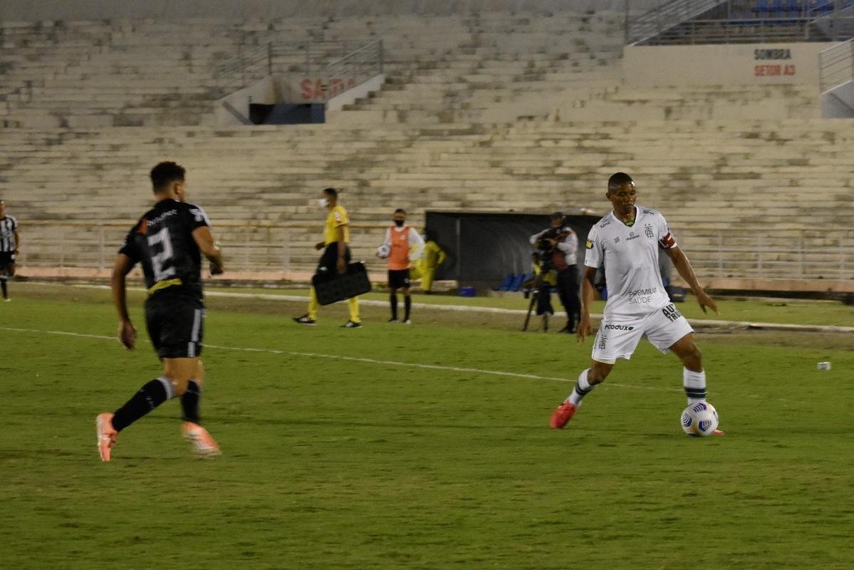 Treze-PB e América se enfrentaram pela primeira fase da Copa do Brasil, no Estádio Amigão, em Campina Grande