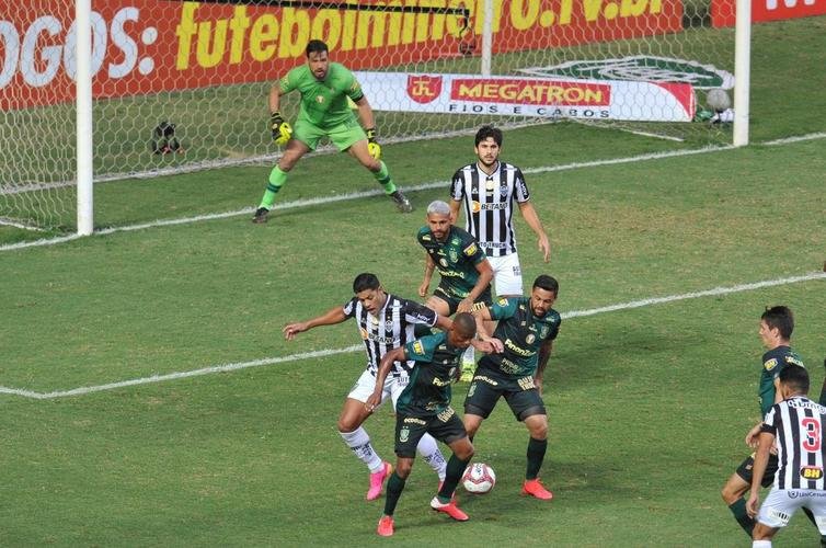 Fotos do jogo de ida da final do Campeonato Mineiro, entre Amrica e Atltico, no Independncia, em Belo Horizonte