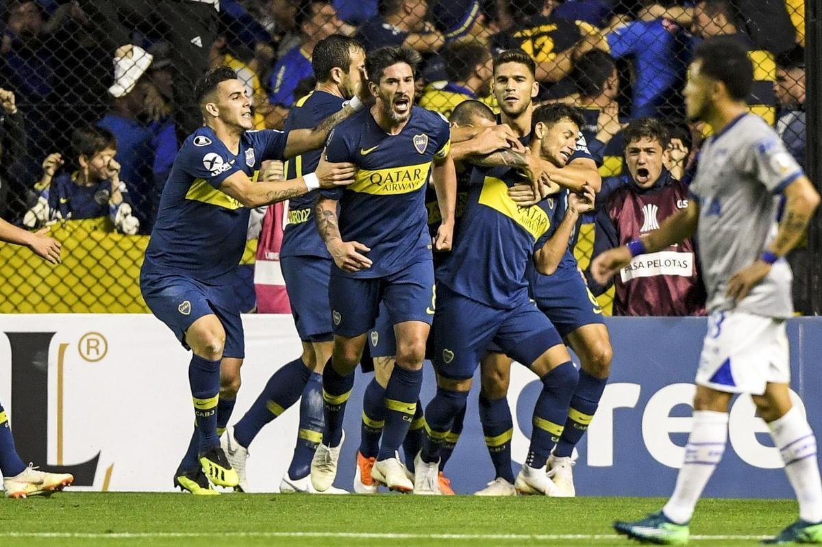 Boca Juniors abriu o placar aos 35 do primeiro tempo, com um gol de Zrate, aps passe de Prez: 1 a 0