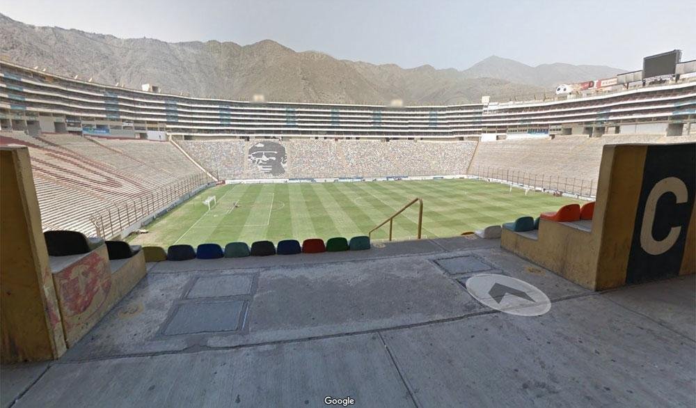 Estdio Monumental, Lima (Peru) - inaugurado em 2 de julho de 2000,  um estdio que comporta 80.093 torcedores, sendo 58.577 nas cadeiras e arquibancadas e 21.516 em vrios edifcios de seis andares construdos em seu entorno. Maior campeo peruano, com 26 conquistas, o Universitario manda seus jogos no local.