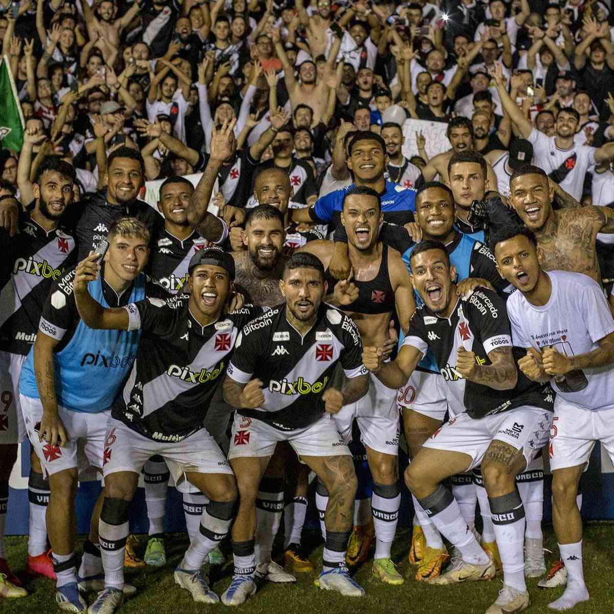 A Gazeta  Cruzeiro e Vasco empatam no Mineirão e continuam sob