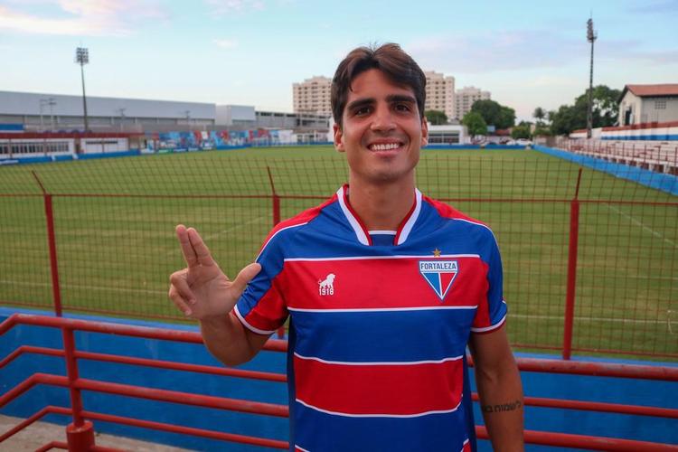 Gustavo Blanco: volante tem destino incerto; Galo procura clube para emprestá-lo