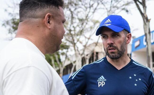 Pezzolano tem contrato com o Cruzeiro até dezembro de 2023