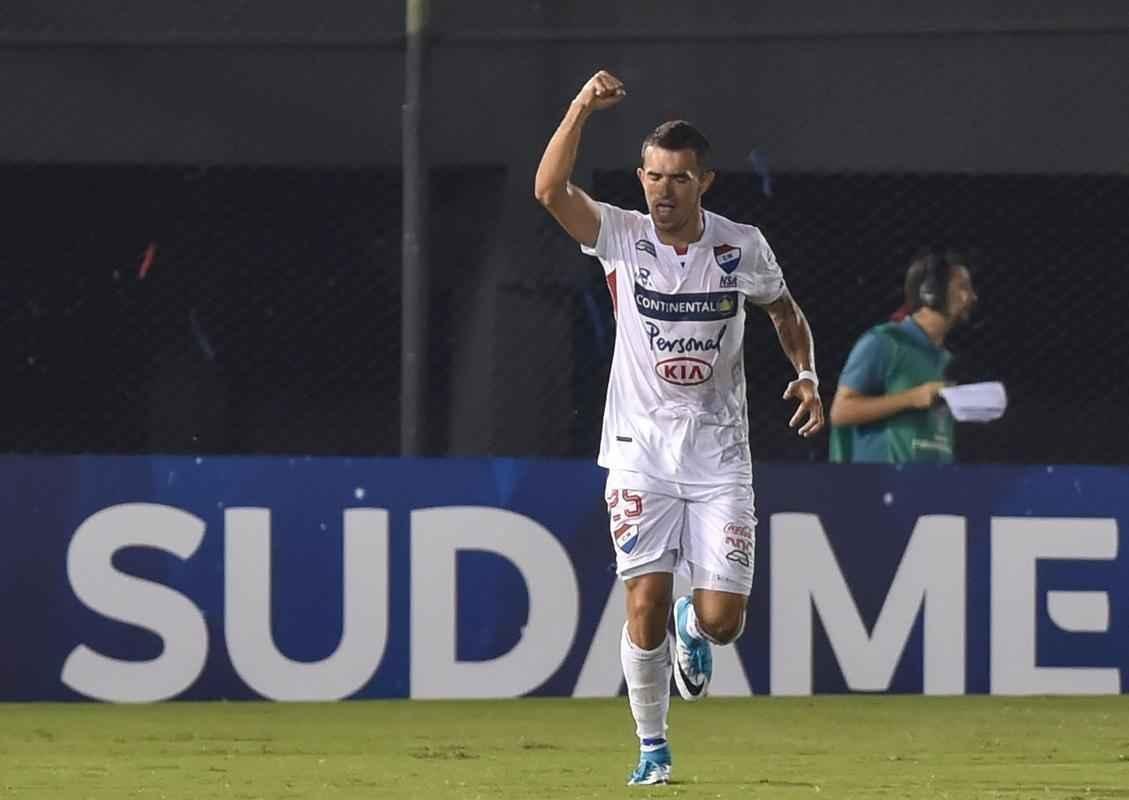 Imagens da partida entre Nacional e Cruzeiro, pela primeira fase da Copa Sul-Americana