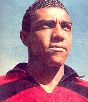Zagueiro Jadir (Flamengo: 1952-1962 / Cruzeiro: 1962)