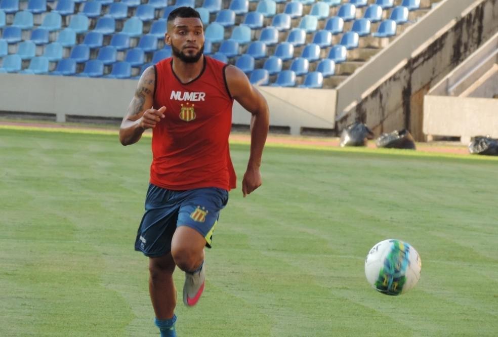 20 Sampaio Corra - a definio do valor de mercado do Sampaio Corra  prejudicada pelo fato de apenas cinco jogadores do grupo terem sido analisados no Transfermarkt. O nome de mais peso  o atacante Thiago Santos, de 29 anos: 200 mil euros (R$ 1,21 milho).
