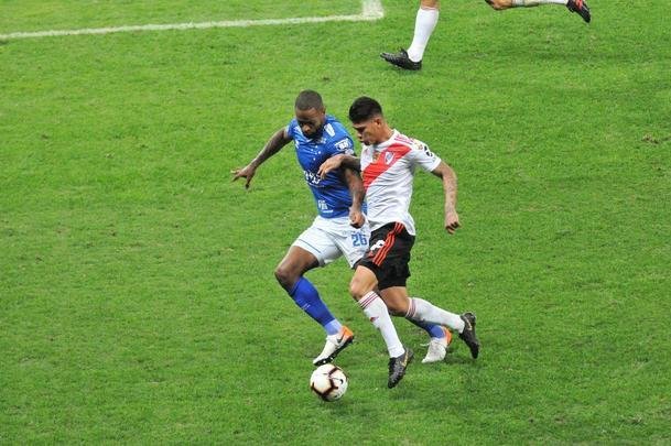 Lances do segundo tempo do duelo entre Cruzeiro e River Plate pela Copa Libertadores