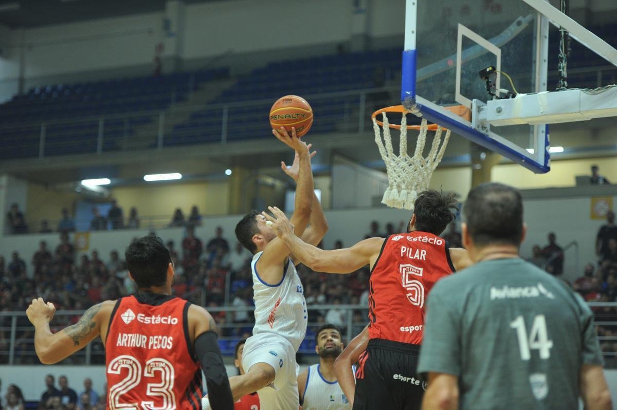 Flamengo bateu o Minas pelo placar de 84 a 70