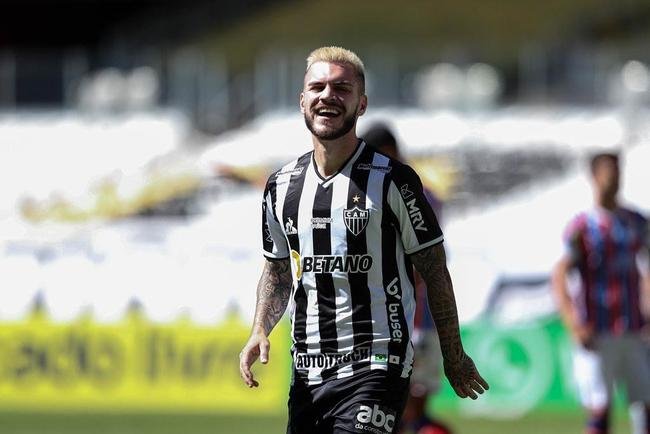 9� Guilherme Arana, Nathan (foto), Carlos e Fred - 6 gols