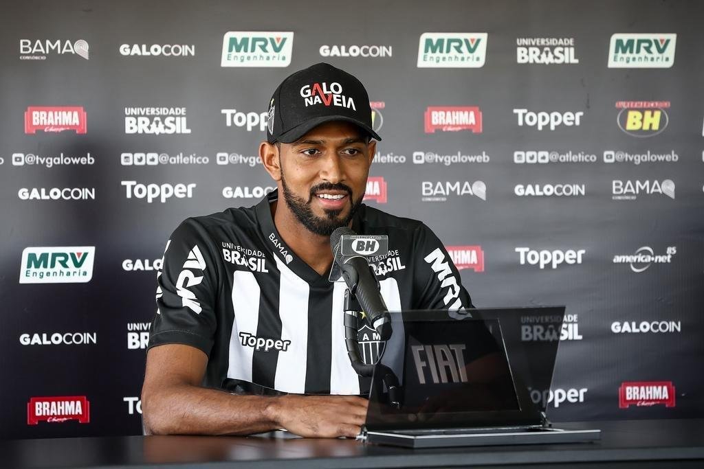 Imagens da apresentao de Maicon Bolt no Atltico