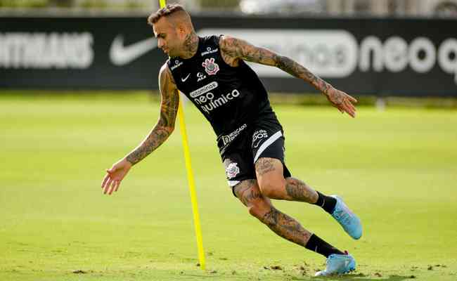 Luan em treino pelo Corinthians 
