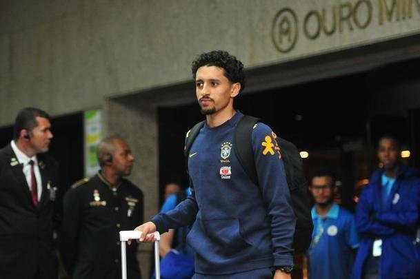 Seleo Brasileira deixou hotel Ouro Minas na noite desta quarta-feira e se despediu de Belo Horizonte, onde venceu a Argentina por 2 a 0 na semifinal da Copa Amrica. Reta final de treinos ser na Granja Comary, em Terespolis. Deciso est marcado para domingo, s 17h, no Maracan