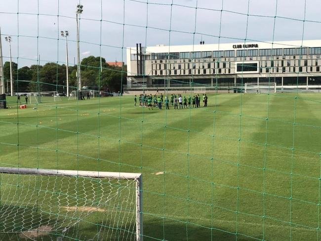 Fotos do treino do Amrica no CT do Olimpia, do Paraguai, nesta tera-feira (01/03). Coelho enfrenta o Guaran pela partida de volta da segunda fase da Copa Libertadores nesta quarta (02/03).