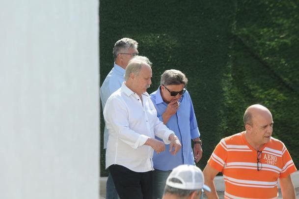 Novo gestor de futebol do Cruzeiro, Zez Perrella deu entrevista nesta sexta-feira, na Tocada Raposa II