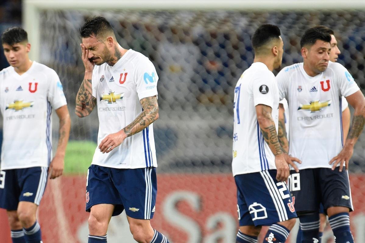 Universidad de Chile: Estar na Copa Libertadores por ter sido o terceiro time com mais pontos no Campeonato Chileno.
